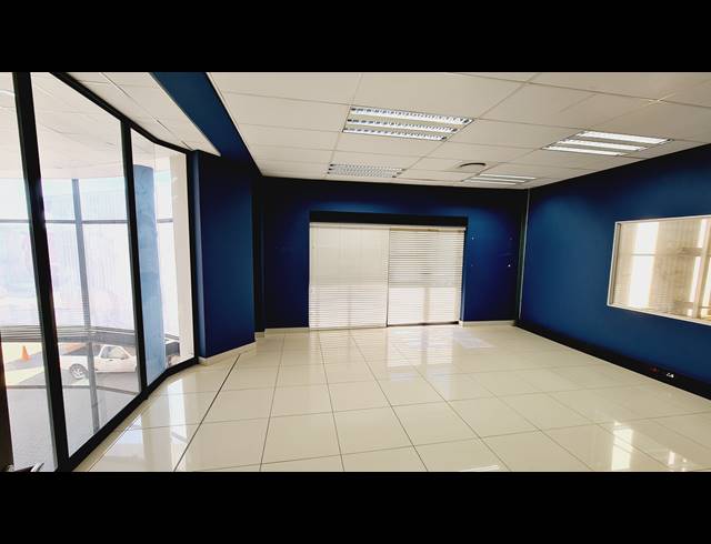 1,485M² WAREHOUSE FOR SALE IN NORTH RIDING